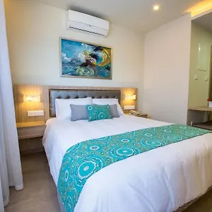 augusta-hotel-apartments.larnacahotels.org/